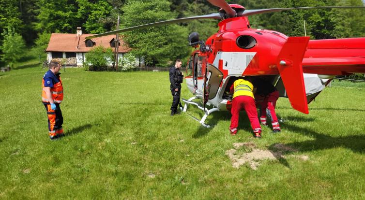 Pro zraněného cyklistu musel letět vrtulník