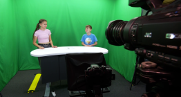 Uherskobrodská školní televize sbírala zkušenosti v televizi TVS