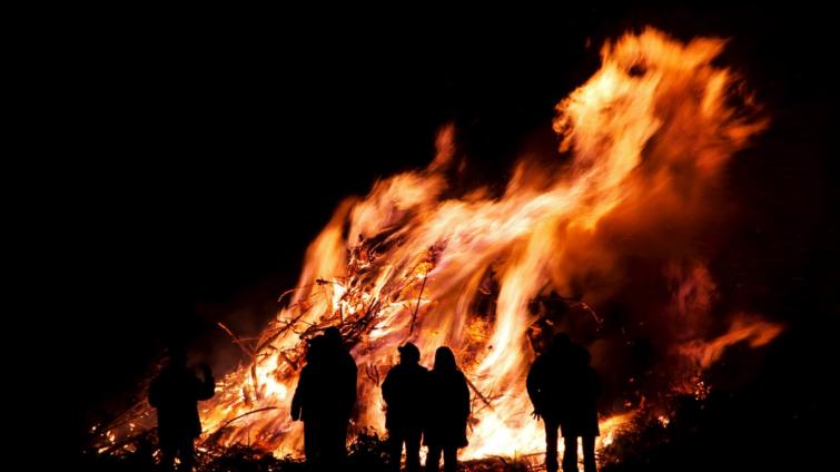 Svatojakubská noc se blíží, hasiči varují před vznikem požárů