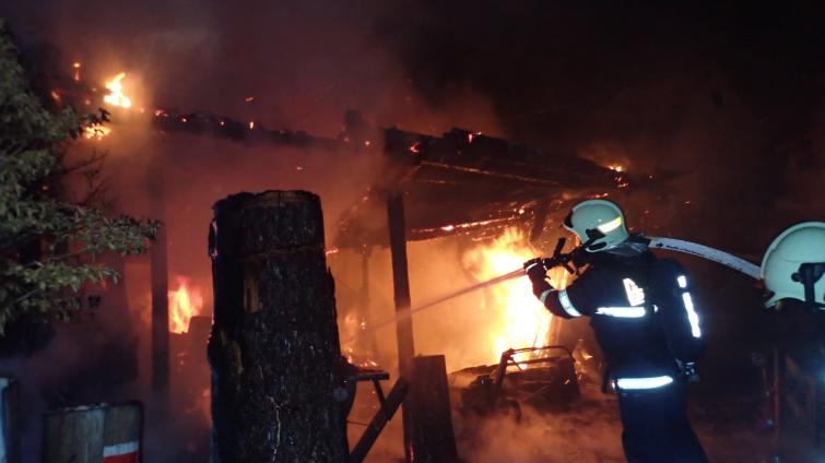 Devět hasičských jednotek zasahovalo u požáru na Zlínsku