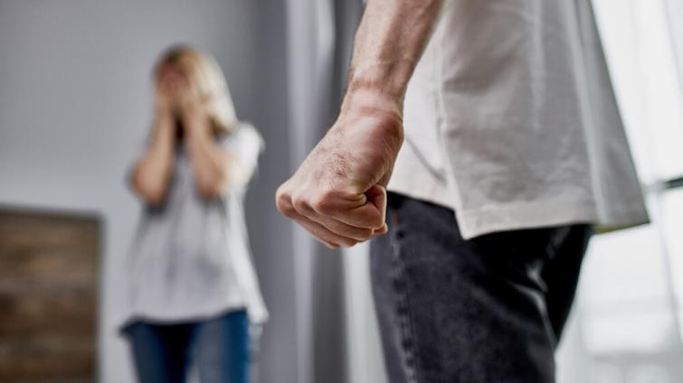 Zaměstnanci KNTB už ví, jak poznat oběti domácího násilí