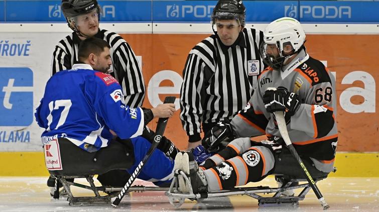 Bez finále. Sledge hokejisté Zlína trápili "Ovečkina", potřebný bod nezískali 