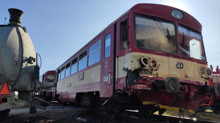 Tragédie ve Zlíně. Na železničním přejezdu srazil vlak jednačtyřicetiletého muže
