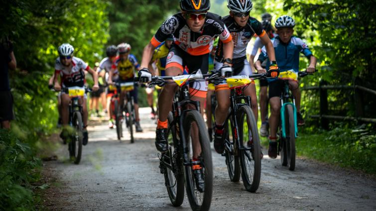 Bike Valachy Tour se stěhuje z Velkých Karlovic na Bílou. Závodníky zavede i na Slovensko