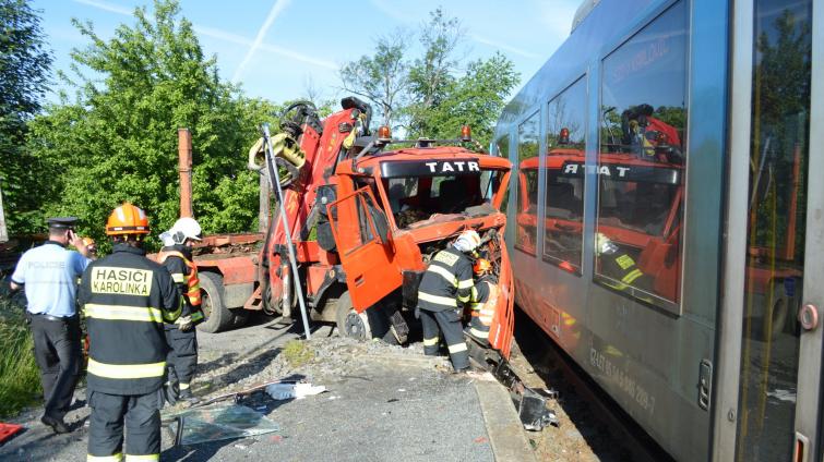 U Nového Hrozenkova se srazila kladovka s osobním vlakem