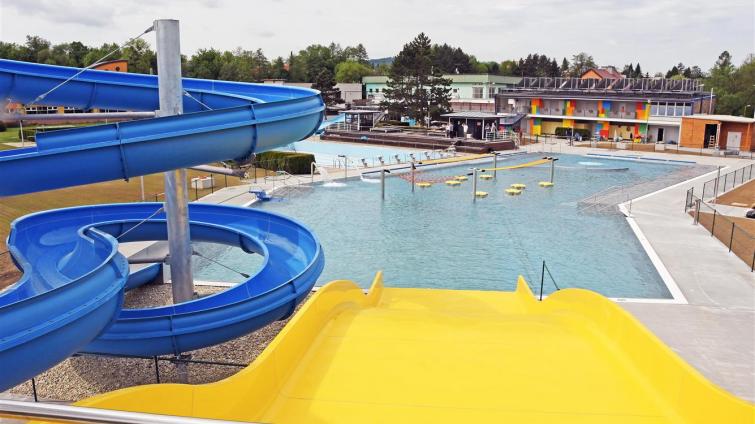 Nový bazén ve Valašském Meziříčí se vodomilům poprvé předvede 11. června. Vstup bude zdarma