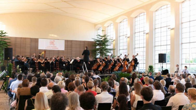 Do Kroměříže se sjedou mladí muzikanti z Čech i zahraničí. Na doprovodném festivalu vystoupí Václav Hudeček nebo Jiří Pavlica