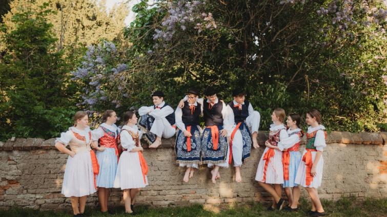 V Luhačovicích začíná dětský folklorní festival Písní a tancem. Jubilejní 30. ročník bude věnován učiteli národů