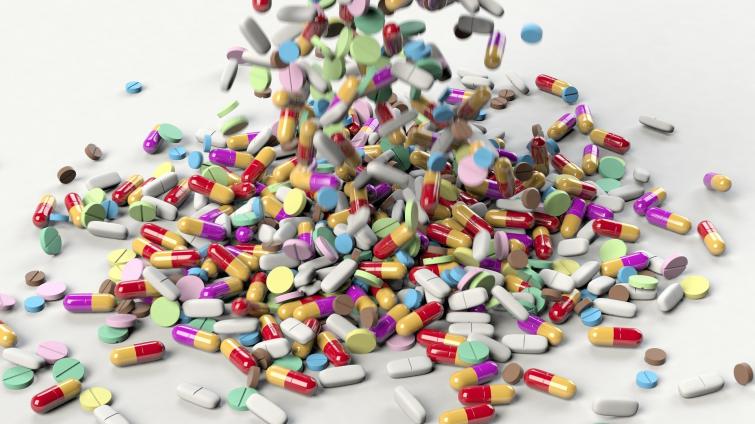 Spotřeba antibiotik stále roste. Odolnost vůči nim bude do budoucna problém, varují lékaři