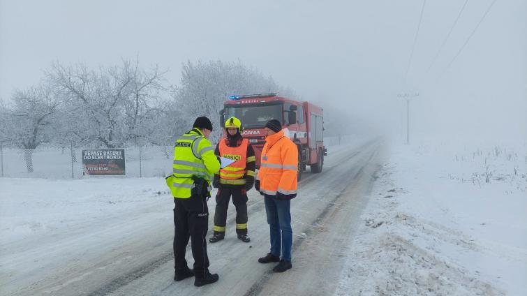 Tragická nehoda na Kroměřížsku. Řidič dodávky vjel před projíždějící vlak, střet nepřežil