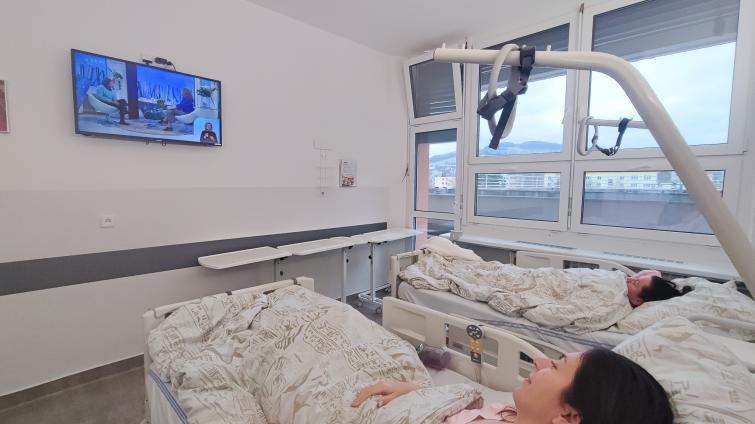 Baťova nemocnice nakoupila dvě stě nových televizí. Pacienti je budou moci sledovat zdarma