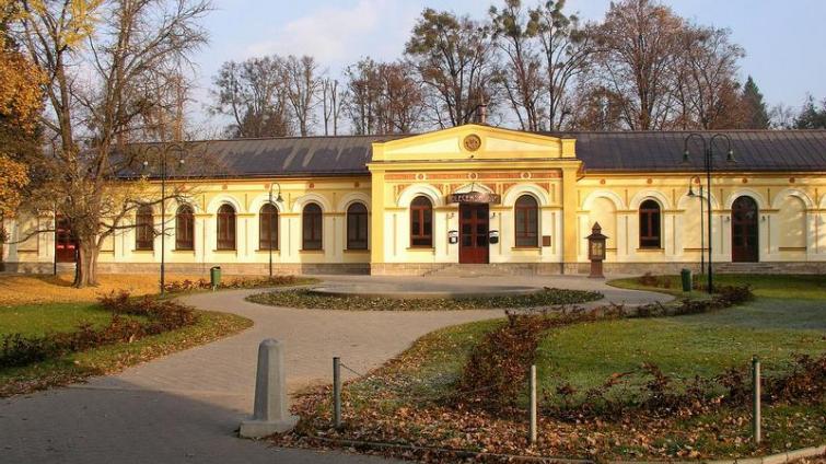 Společenský dům v Rožnově se opět vrátí do vlastnictví města