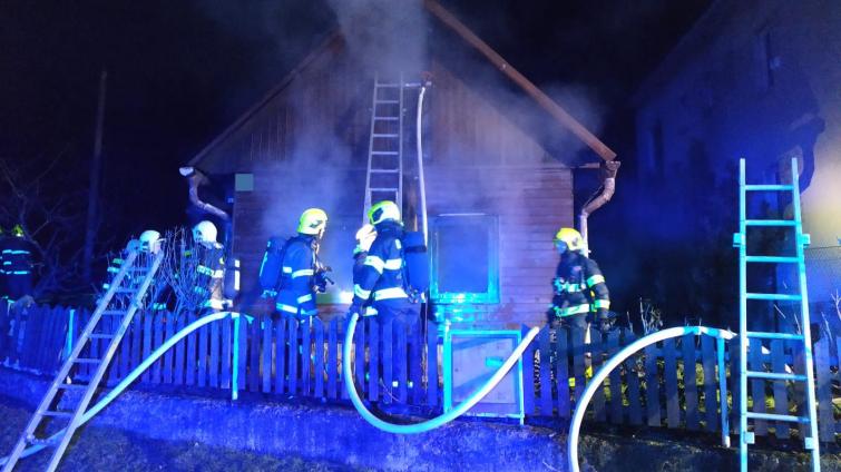 Ve Vysokém Poli na Zlínsku zničil požár rodinný dům 