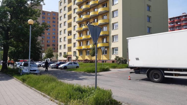 Nákladní automobil srazil v Kroměříži seniorku. Na místě zemřela