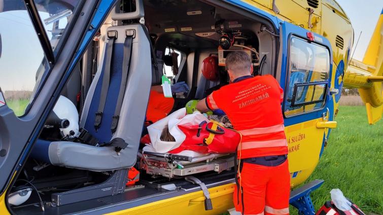 Žena při grilovačce utrpěla popáleniny 2. stupně a musel pro ni letět vrtulník