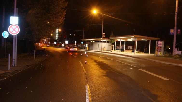 Opilý motorkář bez přilby způsobil nehodu v centru Zlína. Nadýchal tři promile