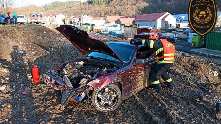 Dvě nehody osobních aut na Vsetínsku během jedné hodiny. Obě si vyžádaly zranění