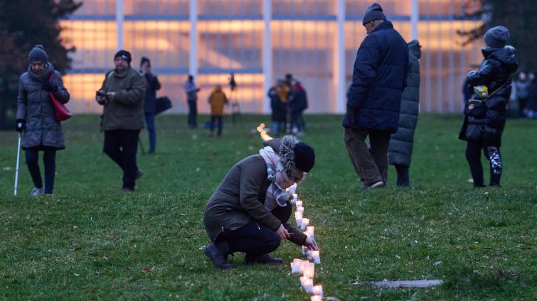 Zlín si v pátek připomene odkaz Jana Palacha. Gahurův prospekt protne 700 metrů dlouhý světelný řetěz