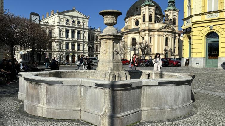 Kašna na Milíčově náměstí v Kroměříži je v havarijním stavu