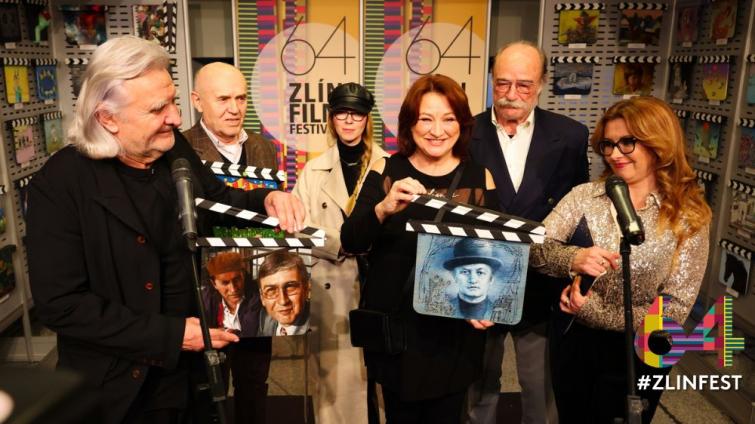 Letošní Salon filmových klapek zahájen! Na vyobrazení nechybí Polívka s Donutilem nebo Jiří Šlitr