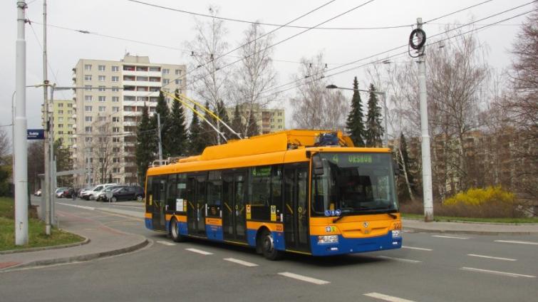 Porucha na křižovatce a přejezdu v Prštném. Na linkách MHD č. 1, 11 a 92 platí výluka