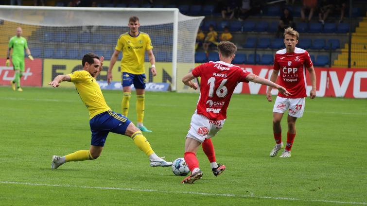 Fotbalisté Zlína ztratili náskok i body. S Pardubicemi doma jen remizovali 