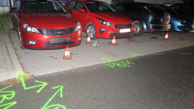 Opilý řidič naboural v Kroměříži několik zaparkovaných aut. Nadýchal skoro tři promile