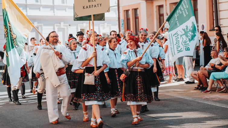 Blíží se Slovácké slavnosti vína a otevřených památek. V průvodu se představí 3000 krojovaných