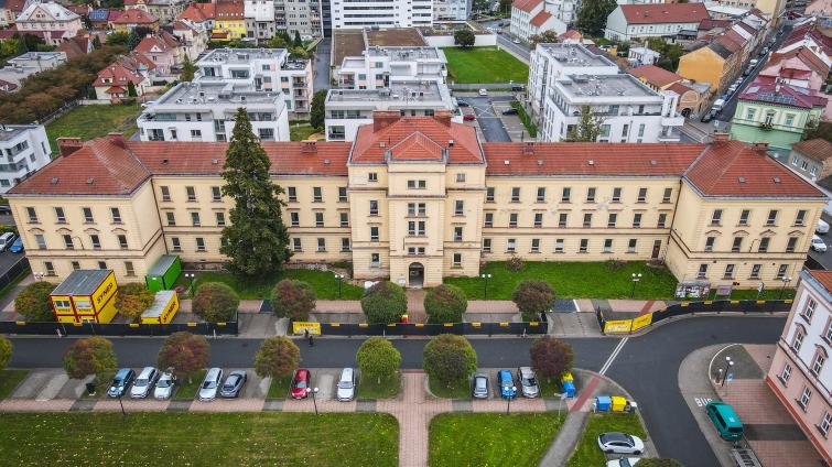 V Kroměříži začala rozsáhlá rekonstrukce bývalých kasáren. Nově v nich bude sídlit Národní památkový ústav