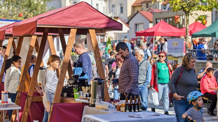 Luhačovice v sobotu provoní sousedská Slavnost pod jabloní