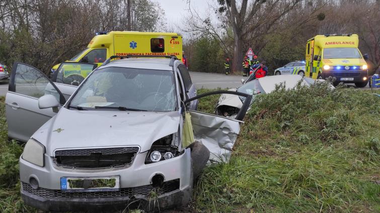 Vážná dopravní nehoda mezi Tlumačovem a Machovou si vyžádala tři zraněné