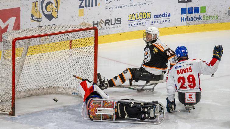 Tříkrálová paráda! Sledge hokejisté senzačně porazili vyzbrojené Pardubice