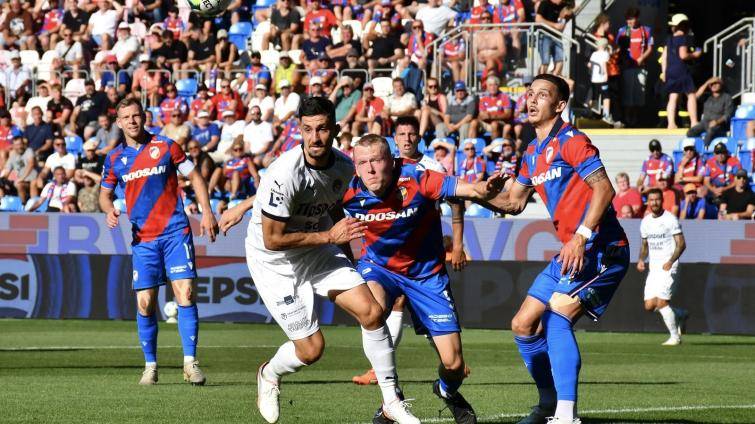 Slovácko okradlo Plzeň. V nastaveném čase z penalty srovnal kapitán Trávník