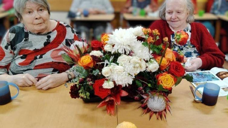 Krásné gesto! Po výstavě Zahrady Věžky dělají květiny radost seniorům
