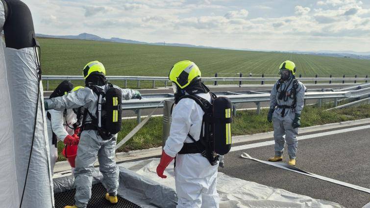 Dálnice D49 u Fryštáku posloužila jako místo nácviku mimořádné události