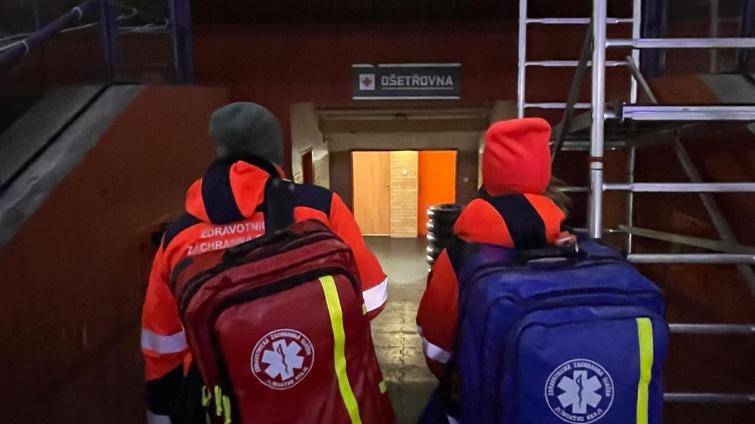 Hokejový zápas ve Zlíně se změnil v boj o život. Fanoušek měl srdeční zástavu