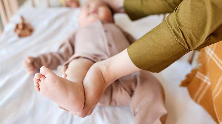 Maminkám v šestinedělí pomohou na Kroměřížsku porodní asistentky