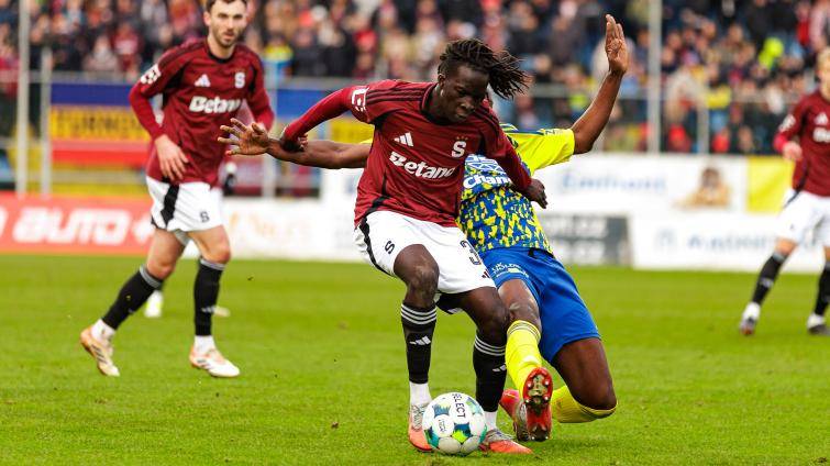 Jedna šance, jinak nic. Zlín před vyprodanou Letnou podlehl Spartě 0:3