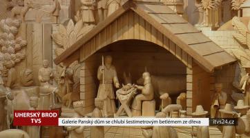 Galerie Panský dům se chlubí šestimetrovým betlémem ze dřeva