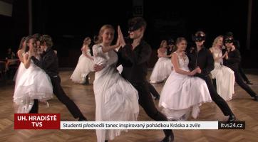 Studenti předvedli tanec inspirovaný pohádkou Kráska a zvíře