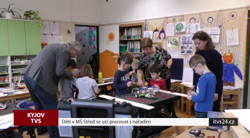 Děti v MŠ Střed se učí pracovat s nářadím