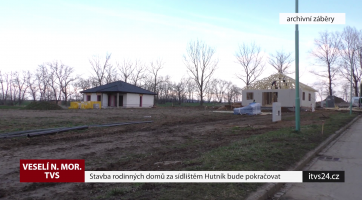 Stavba rodinných domů za sídlištěm Hutník bude pokračovat