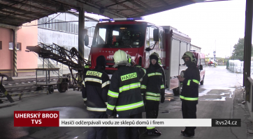 Hasiči odčerpávali vodu ze sklepů domů i firem