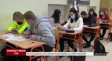 Na Gymnázium Jana Amose Komenského se vrátili maturanti