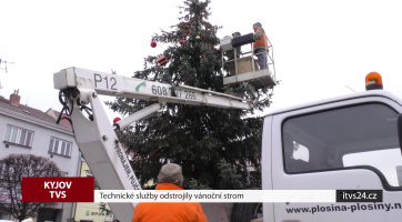 Technické služby odstrojily vánoční strom