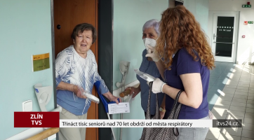 Třináct tisíc seniorů nad 70 let obdrží od města respirátory