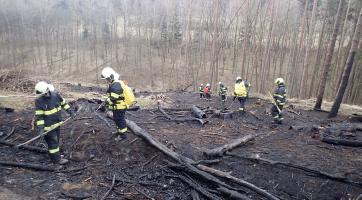 Silný vítr nadělal pořádnou paseku, hasiči zasahovali v průběhu celého dne