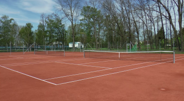 V parku Mezivodí vznikly nové tenisové kurty