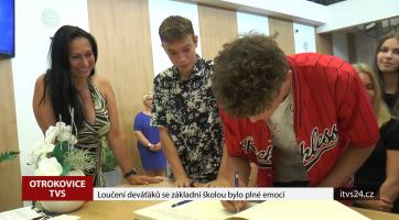 Loučení deváťáků se základní školou bylo plné emocí