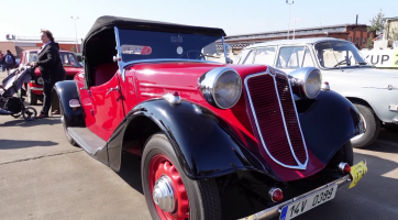 Elegantní historická auta ukončila motoristickou sezónu v KOVOZOO